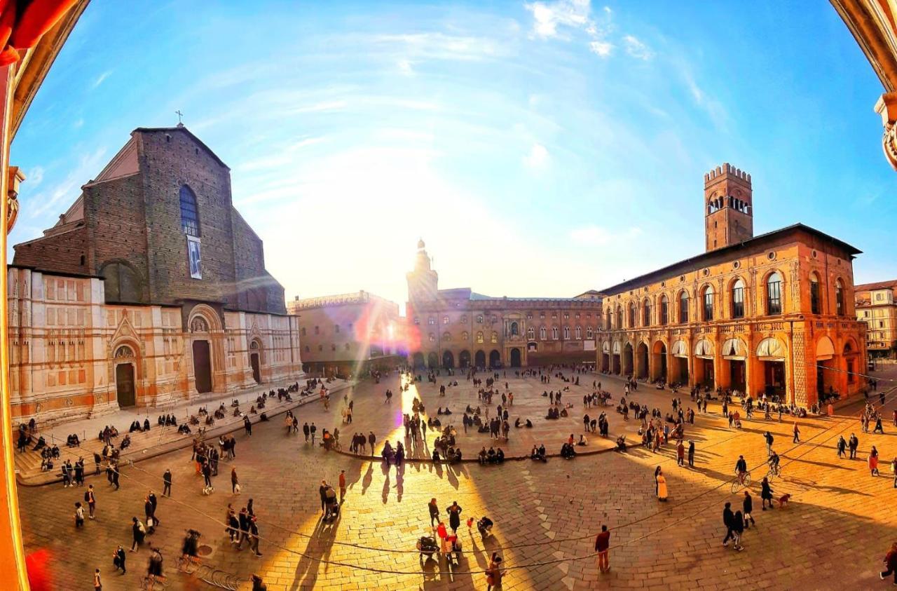 Urbanicooh Paracelso - Piazza Maggiore View Bologna Eksteriør billede